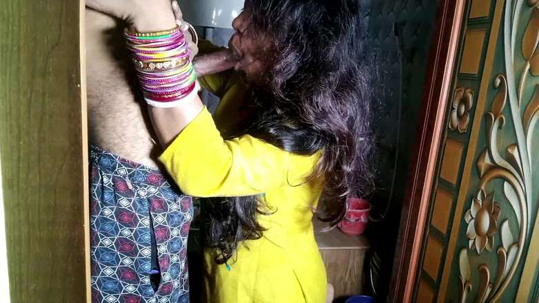 FireeCouple: Am futut-o pe servitoare în baie