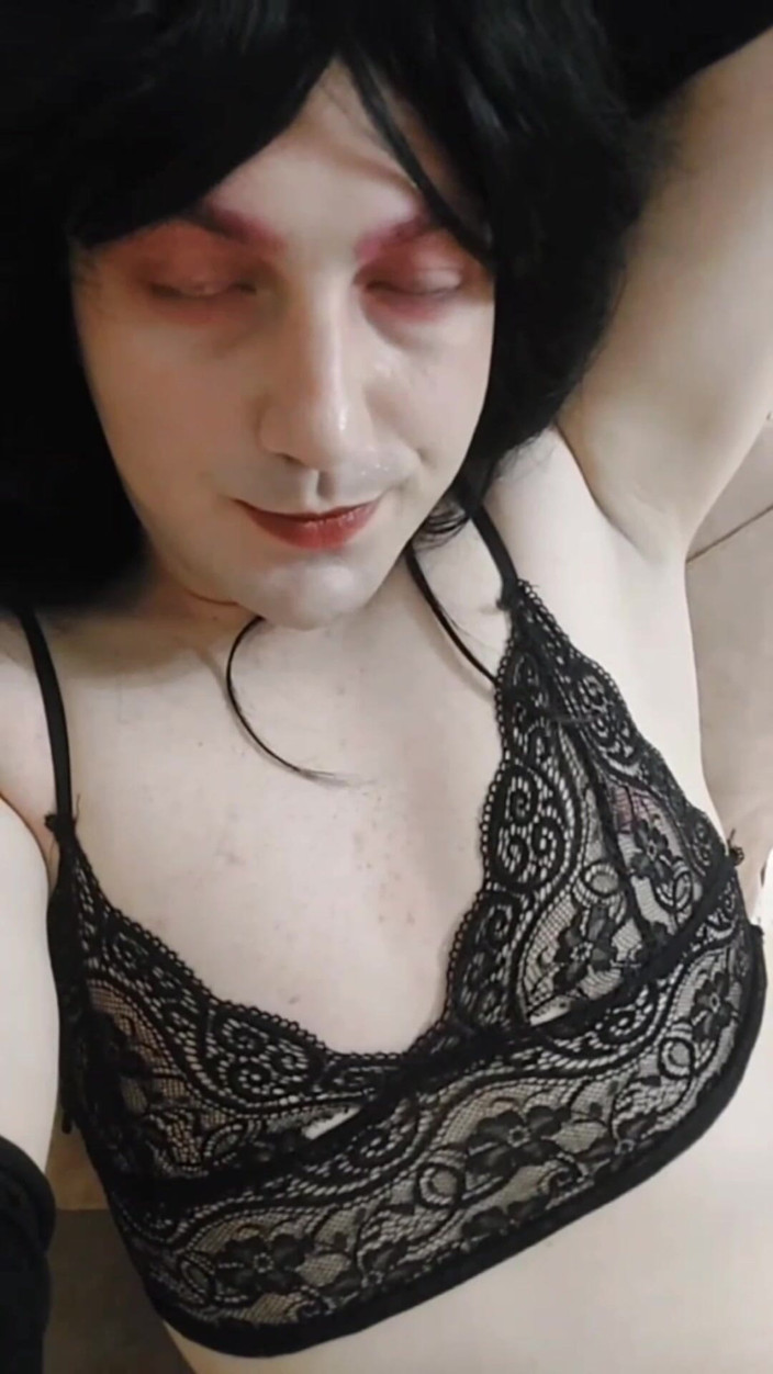 Kitty_Cross: White Gothic Feminine Young Sissy Crossdresser