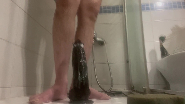 The newhere: Diversão com vibrador de 24cm