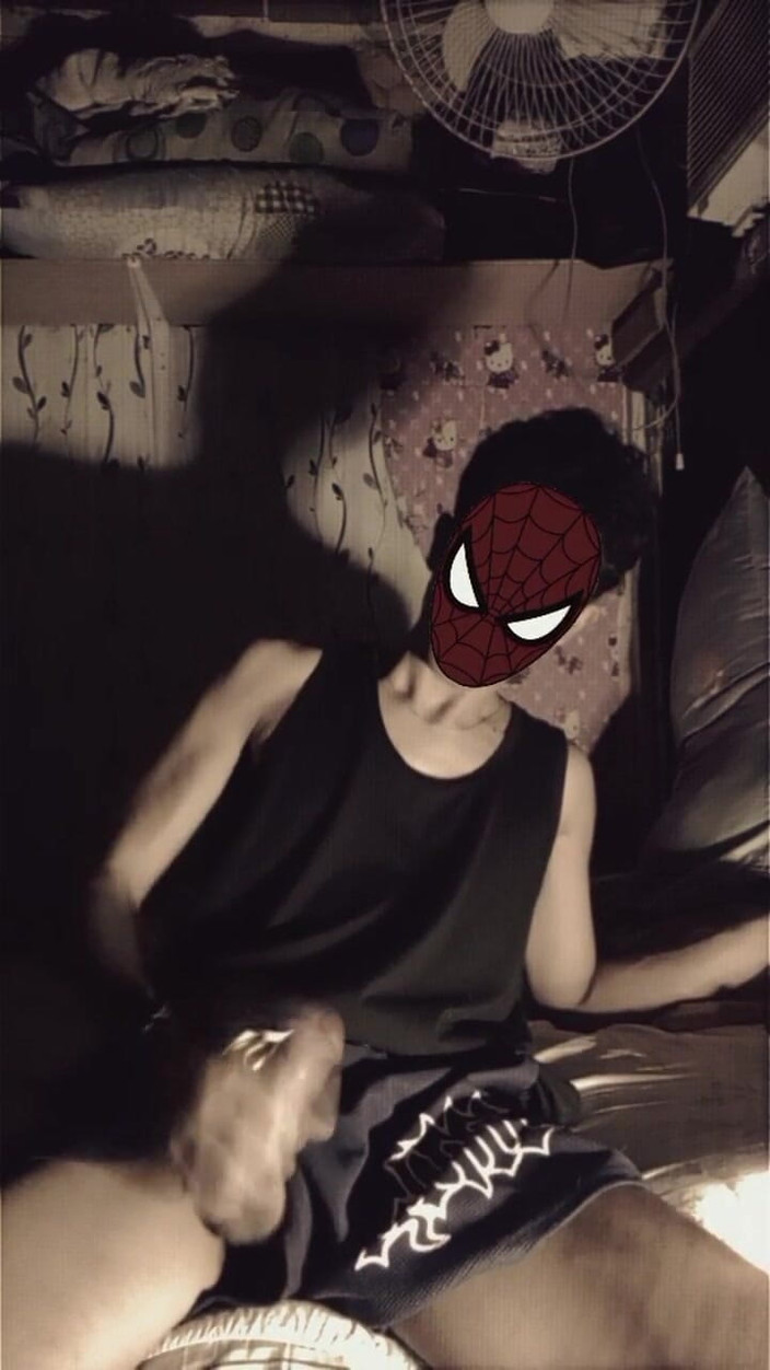 Sunflower Baby 69: कमरे में अकेले रहते हुए हस्तमैथुन करें