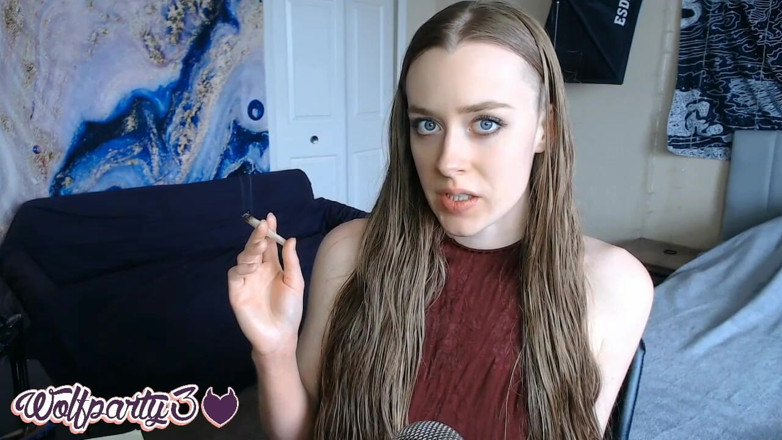 Dahlia Wolf: Findom smoking joi
