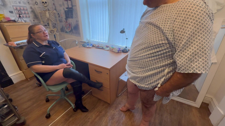 Aaexperiencesltd: Г-н Хьюз идет на встречи с членологом МатронОм Satana, чтобы помочь его крошечный пенис!