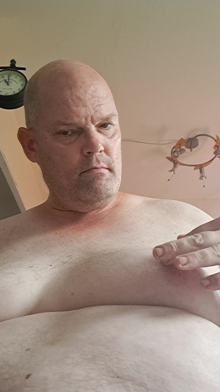 Fickspecht: The Slut Is in Dire Need of Cocks