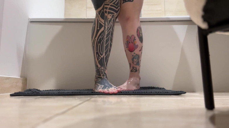 Miss Valentina: Погладьте мій використаний рушник