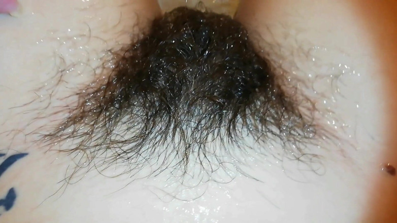 Cuteblonde666: Extreme hairy bush underwater
