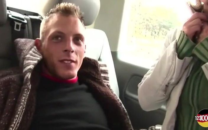 123XXX - Fucked Amateurs in Germany!: Сногсшибательная крошка из Германии трахается с твердым хуем в машине