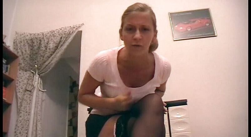 Femdom Austria: कामुक रंडी के साथ वित्तीय वर्चस्व