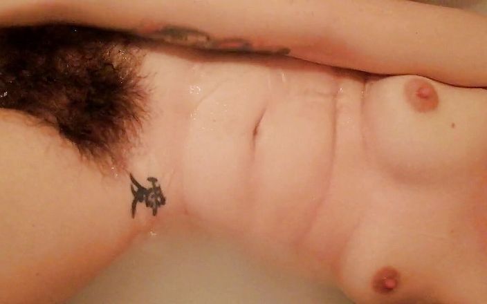 Cute Blonde 666: Super hairy girl in the bathtub cleaning herself