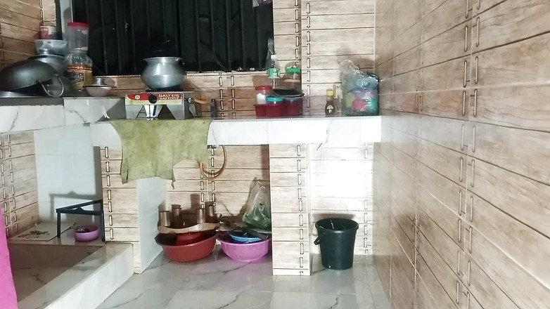 SAFI TV: Olgun karımı mutfakta sikmeye başladım