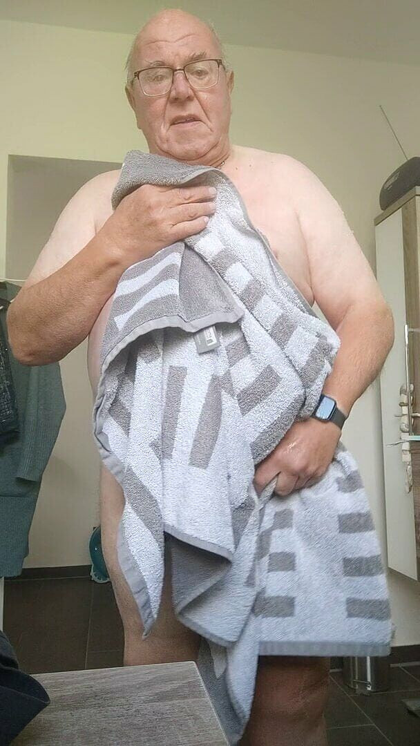 Karlchengeil: Mengeringkan, bermain, memukul lebih pada kulit basah!