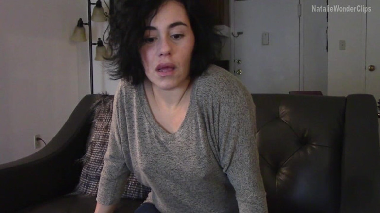 Natalie Wonder: 你好朋友的热辣饥渴继母和你一起做爱