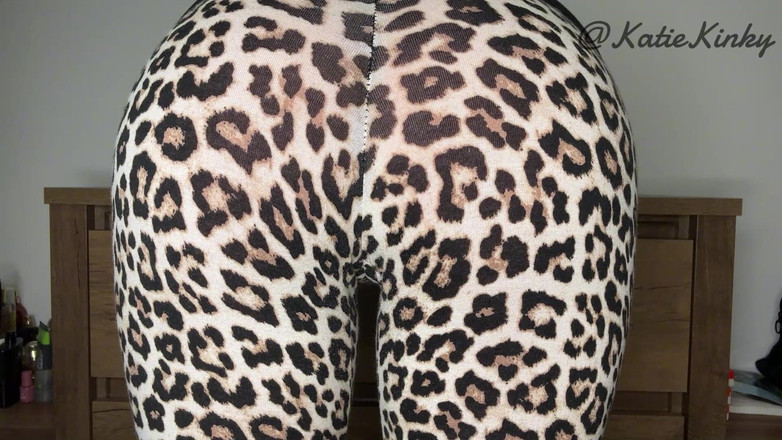 GassyKat: Leggings Fart Stinky Bombs