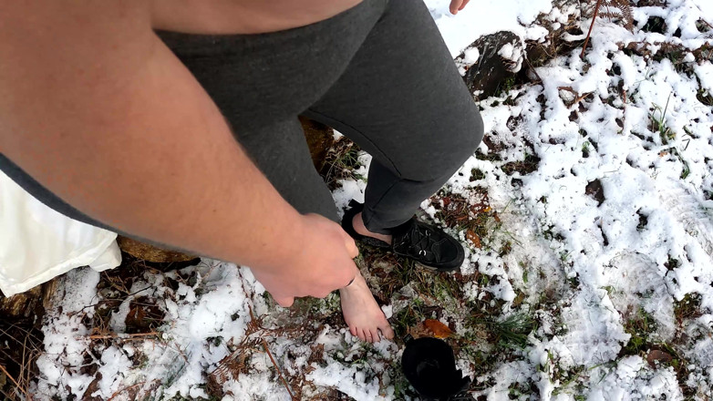 Bouncy Tits Action: Completely Naked in the Snow - Beating Her Vagina