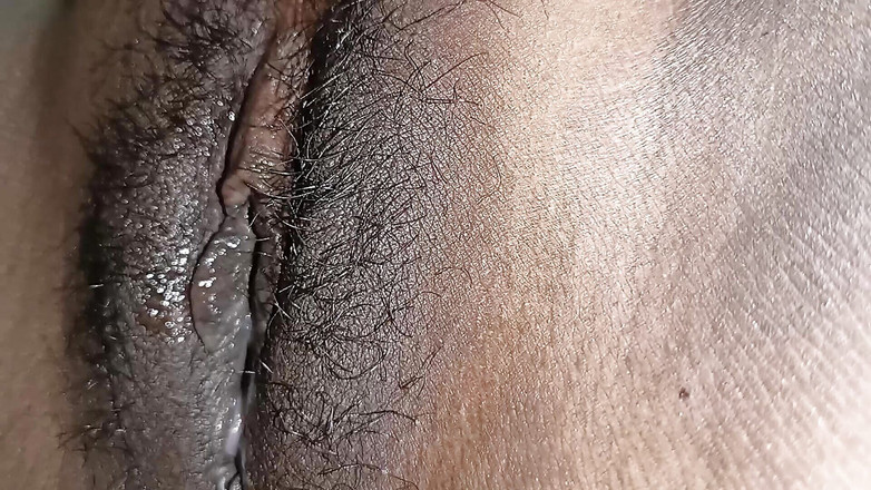 Desi Bhabhi 01: Olízl kundičku mé přítelkyně