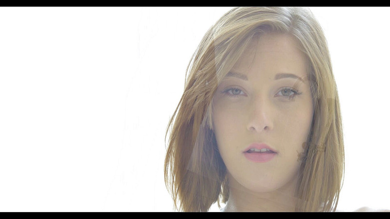 CBD Media: Roztomilá drobná teenagerka s dokonalými růžovými bradavkami má ošukanou těsnou...