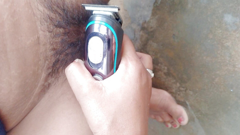 Rakul008: देसी गांव सोनम स्नान के समय अपनी चूत और टूथब्रश की चुदाई करती है वह बहुत कामुक महसूस करती है