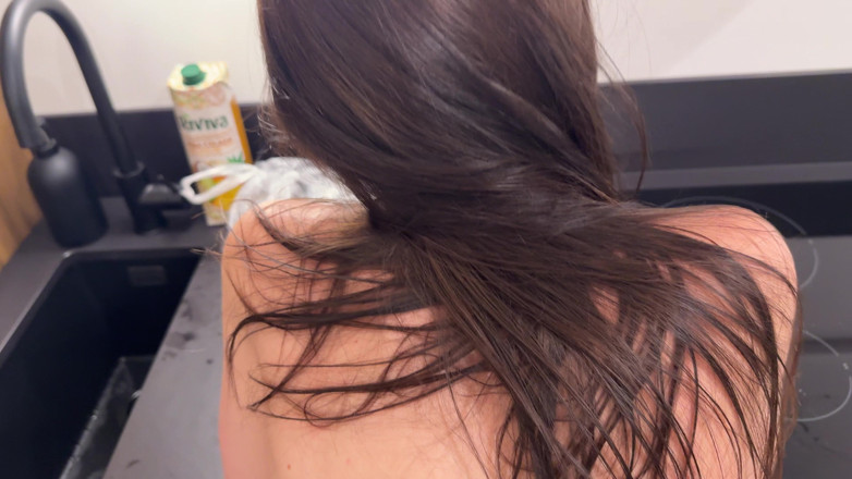 Onlykissy: ショック!!知り合いに行ったら、若くてセクシーな隣人が妻を裏切って浮気していました