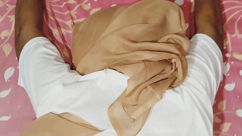 Pasutri indo: Een vrouwelijke studente in hijab had seks met haar leraar