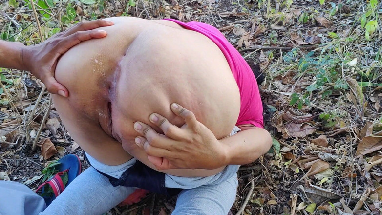 Marys: Cô phun nước làm tình với mẹ kế của bạn...