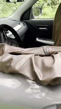 Nos Excita Escuchar El Sonido Del Carro, Besarnos, Tocarnos Las Tetas Y Tener Orgasmos