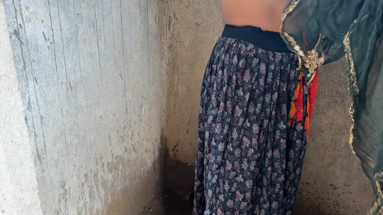 Ritu: Hindi XXX Video in Bathroom