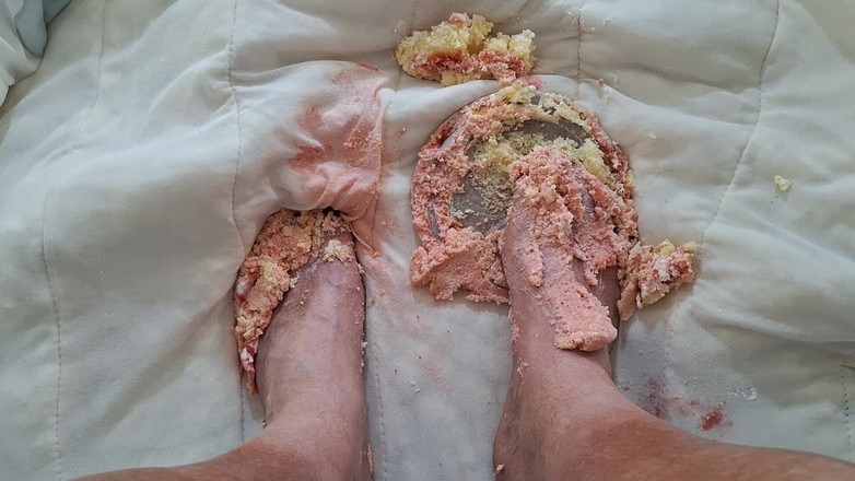 Victoria Lecherri: Untuk pecinta kaki dan makanan!