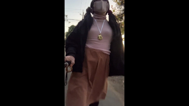 megu2002: 独立训练No22暴露在黄昏时沿路散步