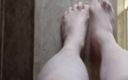 BBW nurse Vicki adventures with friends: Foot Lovers I Am Playing on the Wall Barefoot