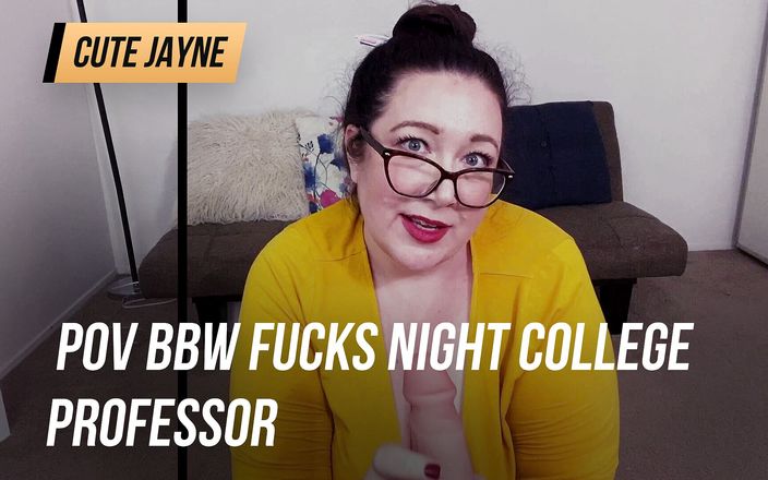 Cute Jayne: देखने का बिंदु खूबसूरत विशालकाय महिला नाइट कॉलेज प्रोफेसर को चोदती है