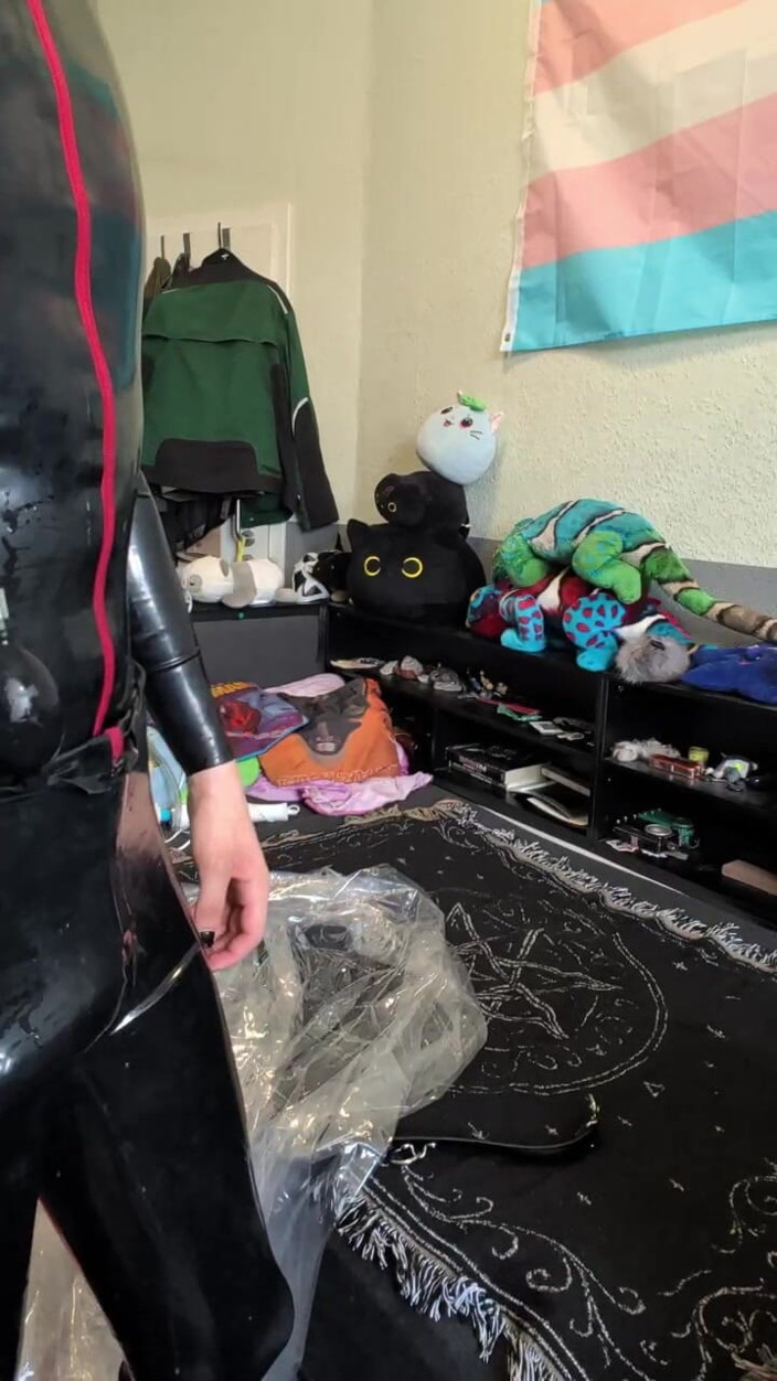 AJ_the_catgirl: Vacum Selfbondage Expirement