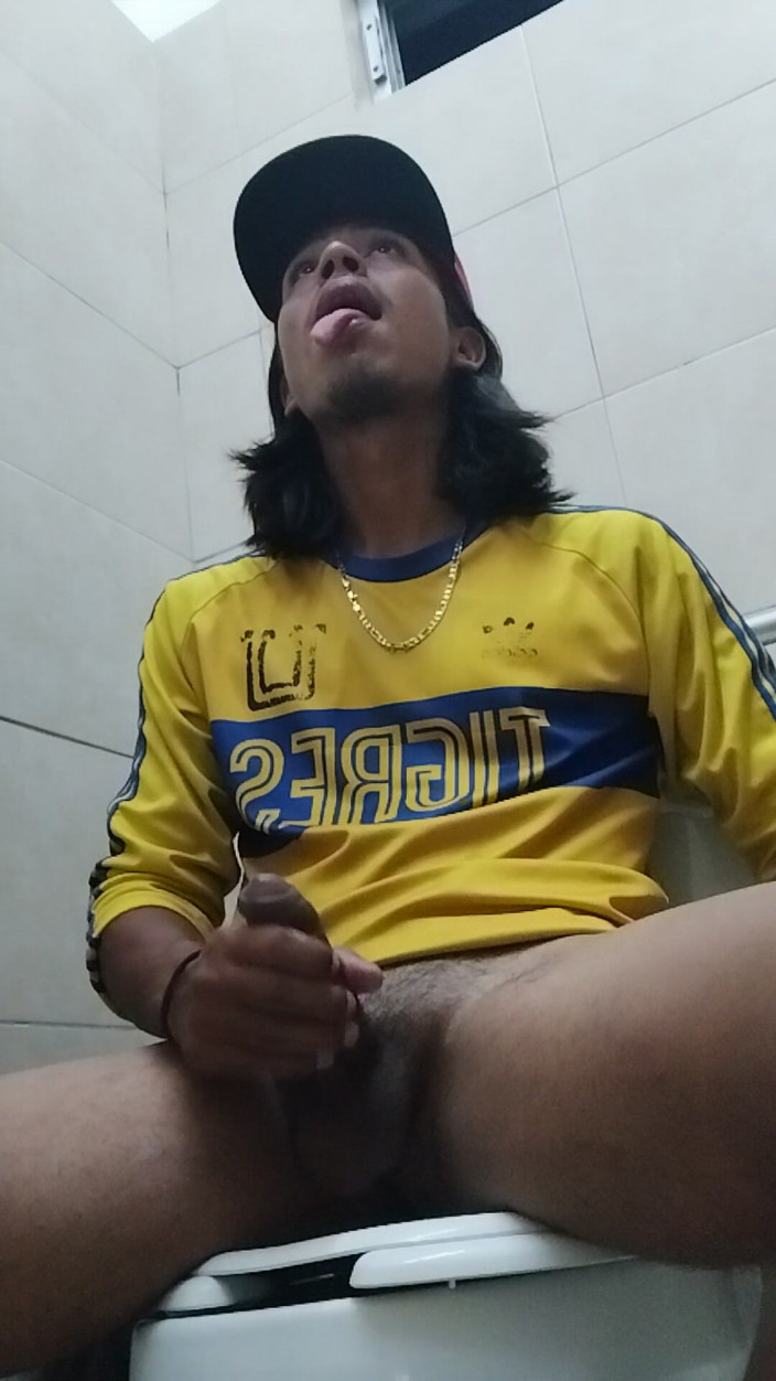AlexAlejandro13: I Need Extra Help in the Bathroom
