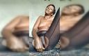 African Beauties: Tante super hot ini lagi asik ngentot terong dan minum...