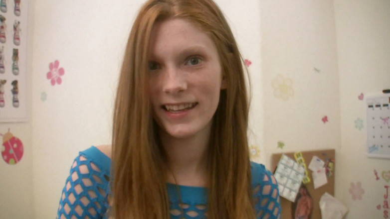 TeenXXX Stories: Amelia rose melucuti pakaian untuk pertama kalinya