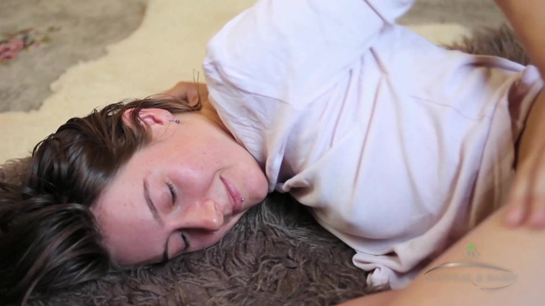 ATK Fans (Hairy): Roe takes off her short shorts, bends over and masturbates...