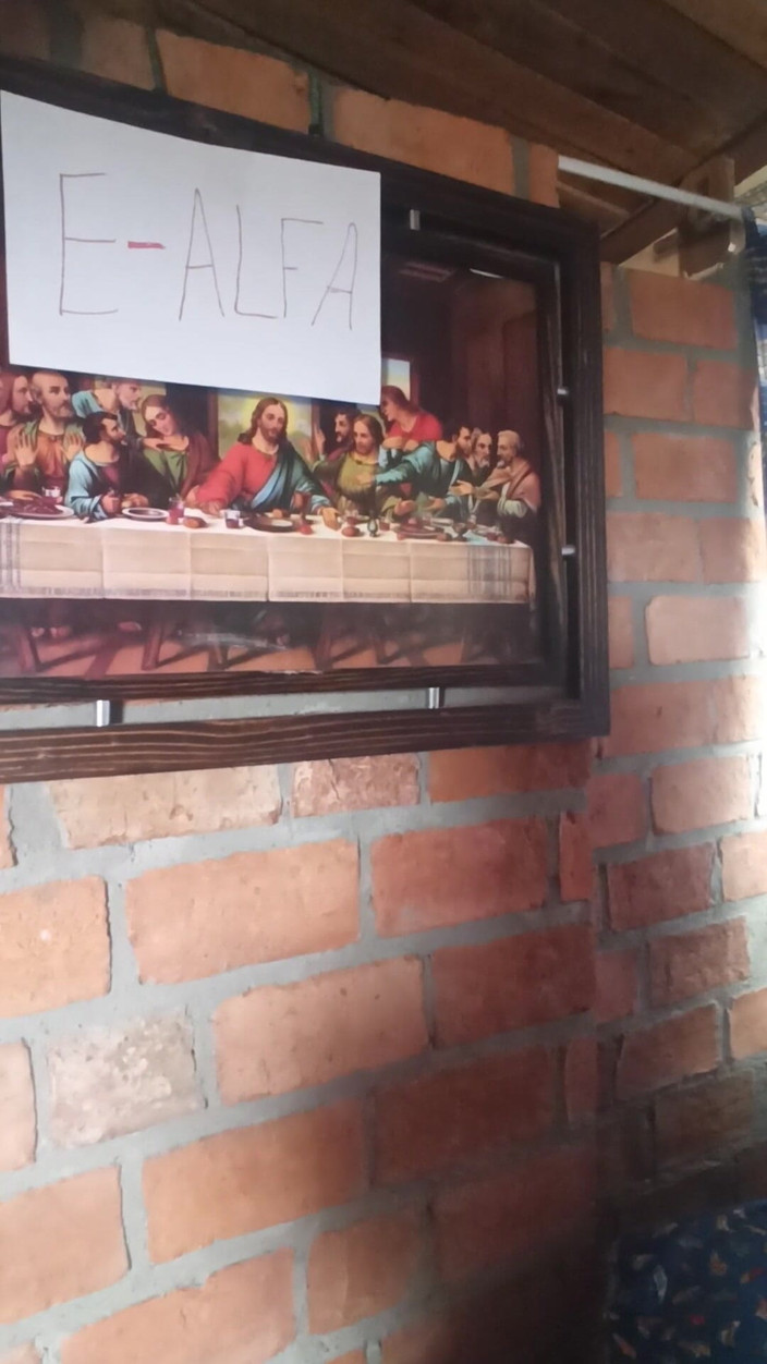 Eatrella j: Il culo su quattro della ragazza virale di Facebook