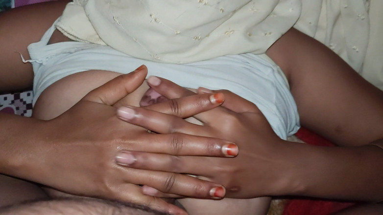 Lovely Dipti: 巨大な胸が中出しされるインド人素敵なディプティ