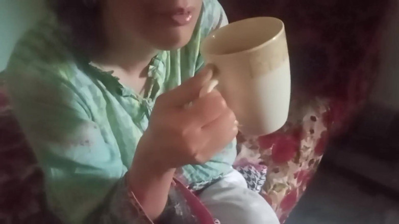 SHAKRATASNEEM: Desi sorellastra sesso con fratellastro