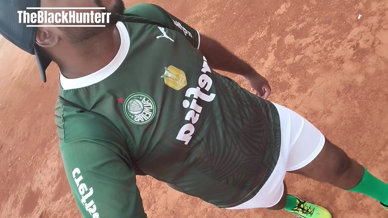 TheBlacKHunterr: Na ulici v oblečení po zápase