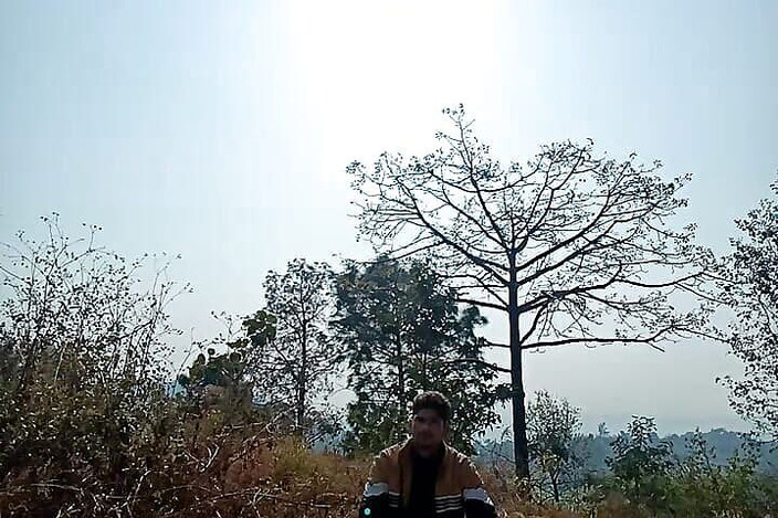 Gangbang straight: Une bite s’exhibe dans la nature