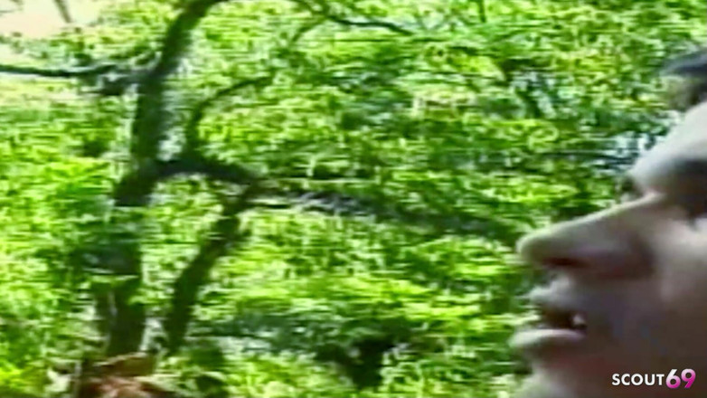 Shemale TS Collection: Loira travesti é secretamente fodida na floresta em seu cu apertado