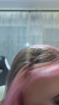 Kočička se třese nohama ze sexy ptáka