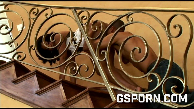 GS studio: Гарячий чорний анальний секс утрьох з дупою сексуальної покоївки