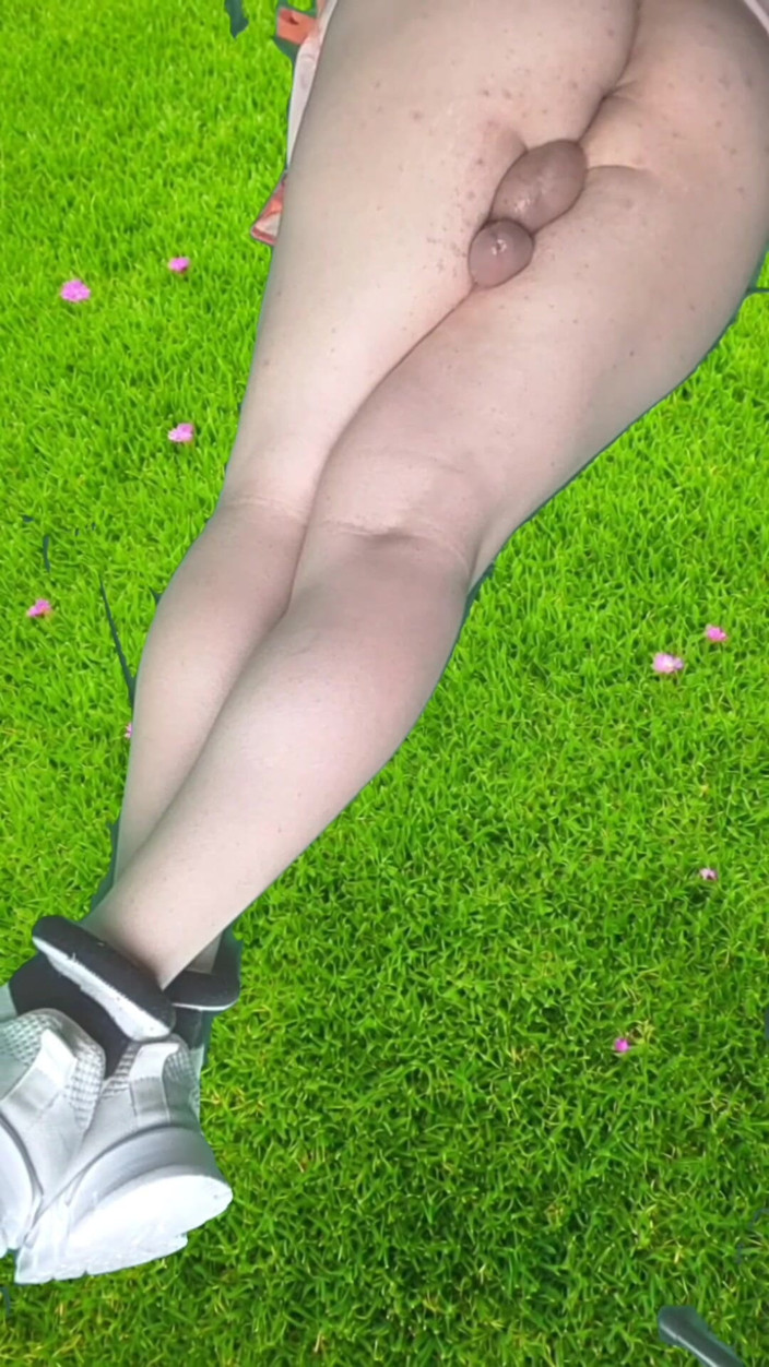 Kitty_Cross: Bunda loira Femboy Sweet Juicy Ass Smooth Coxas Pirulito Maricas