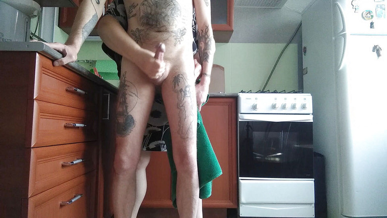 Zona901: Yarağımı sıvazlayarak boşalmama yardım etti