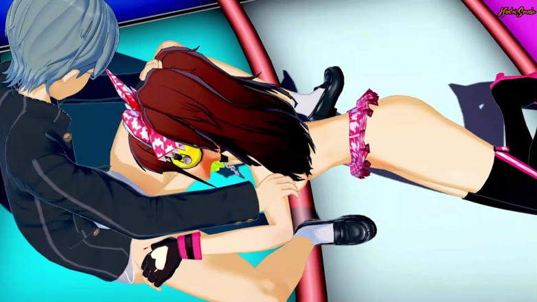 Hentai Smash: Rise Kujikawa se doigte la chatte sur scène avant de...