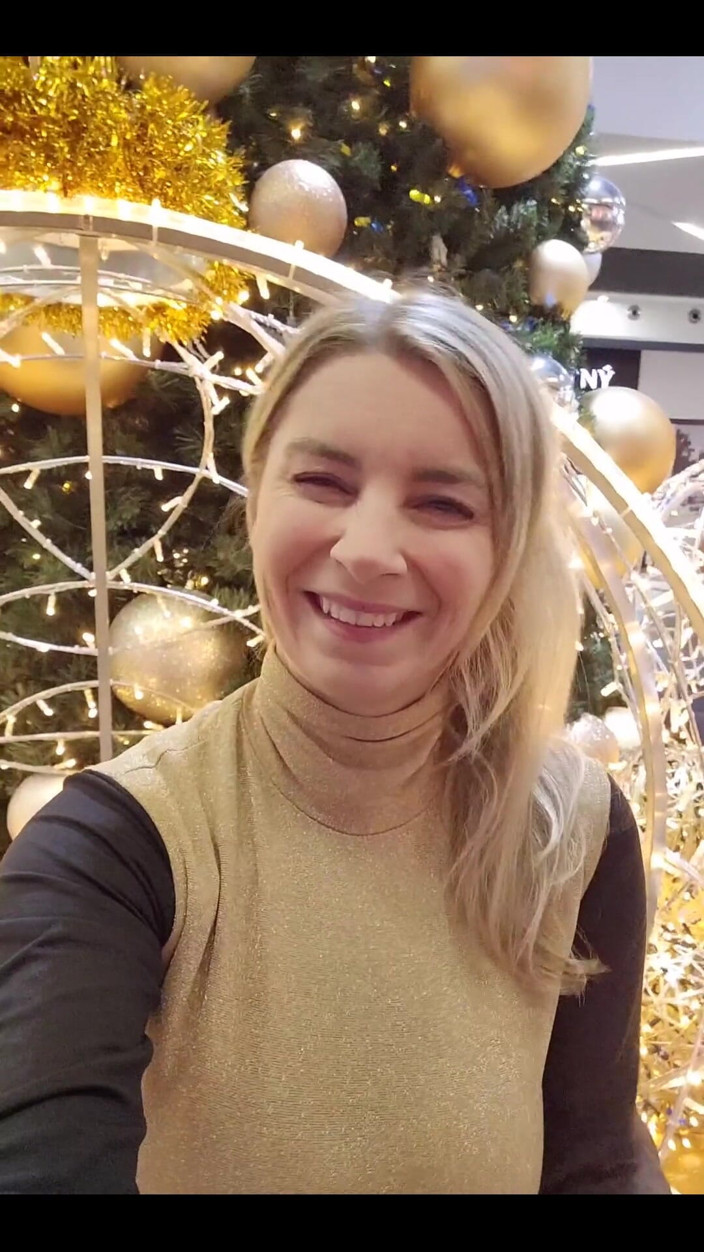 Katerina Hartlova: แฟน ๆ ที่น่ารักของกูฉันอยากใช้โอกาสนี้เพื่อขอบคุณมากสําหรับการสนับสนุนที่ยิ่งใหญ่ของคุณและหวังว่าคุณจะยอดเยี่ยม Xmas