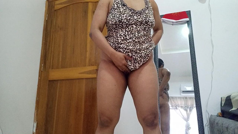 PATY PATY: My Stepmom Masturbates Thinking About the Stepson Touching Herself Until...