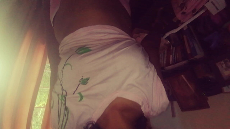 Tina Baby: Enteada não tem vergonha do pau do padrasto