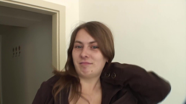 German amateur couples: Sexy Looking Babe From Germany Pleasing a Cock in POV...