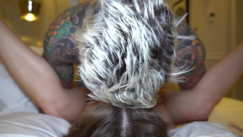 Mary Rock: Przyrodni brat złapał mnie zabawką